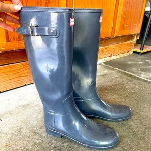 Hunter rain boots navy